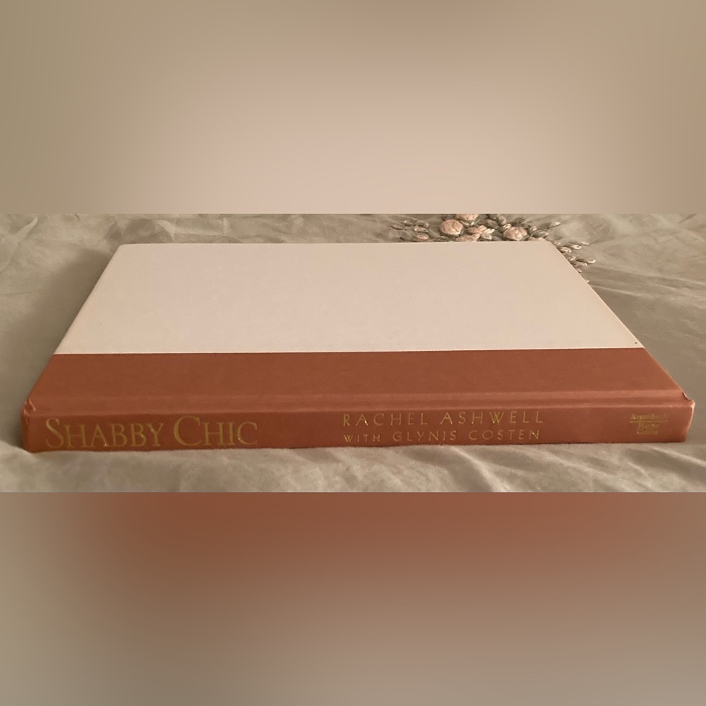 Shabby Chic 1st Edition Hardcover Book by Rachel Ashwell - Picture 13 of 15